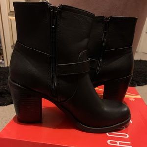 Rouge Zip-up Booties / Boots / Heels  - Black